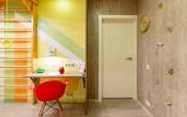 Замковый пробковый пол Comprido Vanilla в интерьере квартиры дополнительные фото этого материала