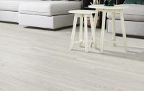 Виниловый пол Linen Oak SIC01 в интерьере комнаты дополнительные фото этого материала